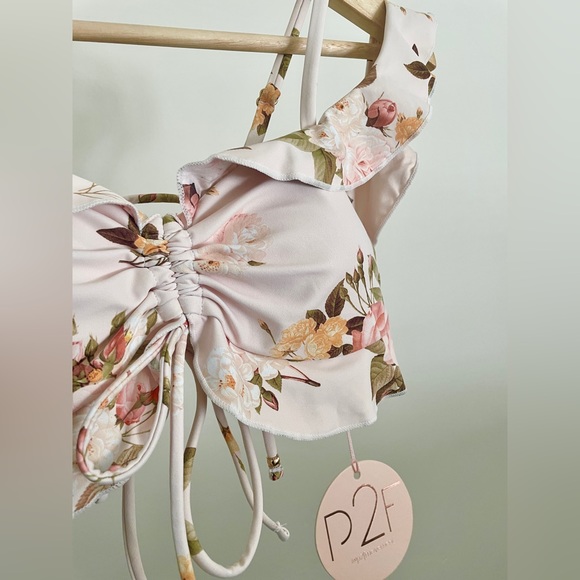 Lulus Other - NWT Off the shoulder floral swimsuit top